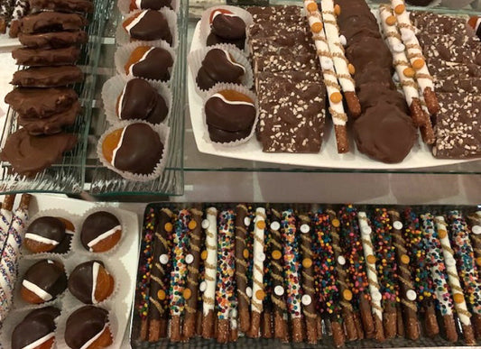 How to Create a Memorable Dessert Tray for Celebrations